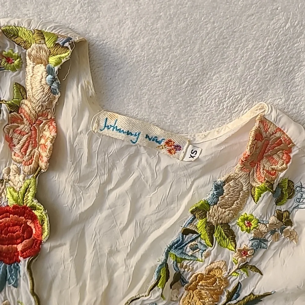 Johnny Was White Blouse Floral Embroidery XS Rayon Long Sleeve FLAW flowy Boho - Picture 3 of 10